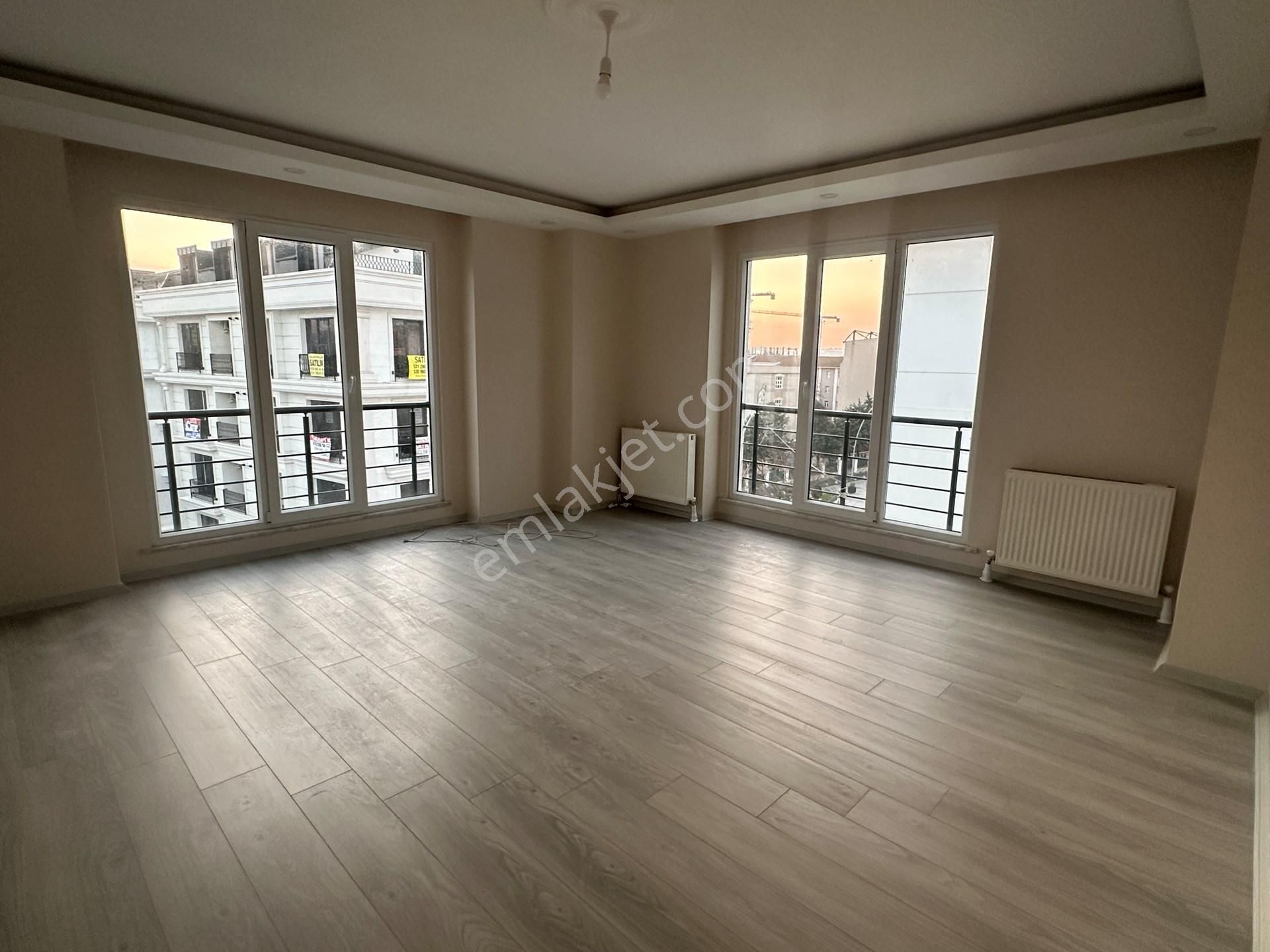 Büyükçekmece Fatih Mahallesi Sahile Yakın 3+2 Satılık Dubleks