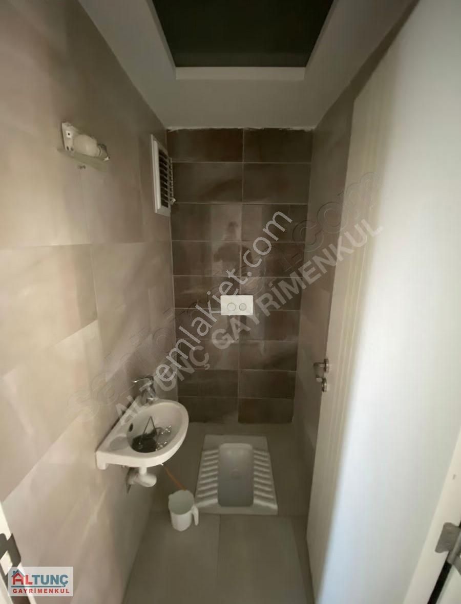 Türkmenbaşı Ve Begoviç Bulvarına Yürüme Mesafesinde Kiralık 3+1 - Görsel 13