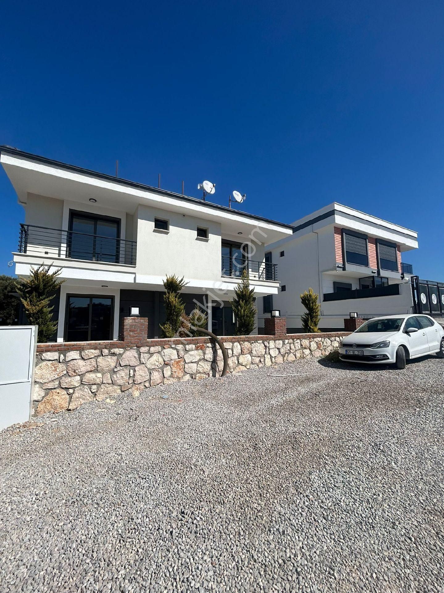 Efeler De 4villa Arsasi