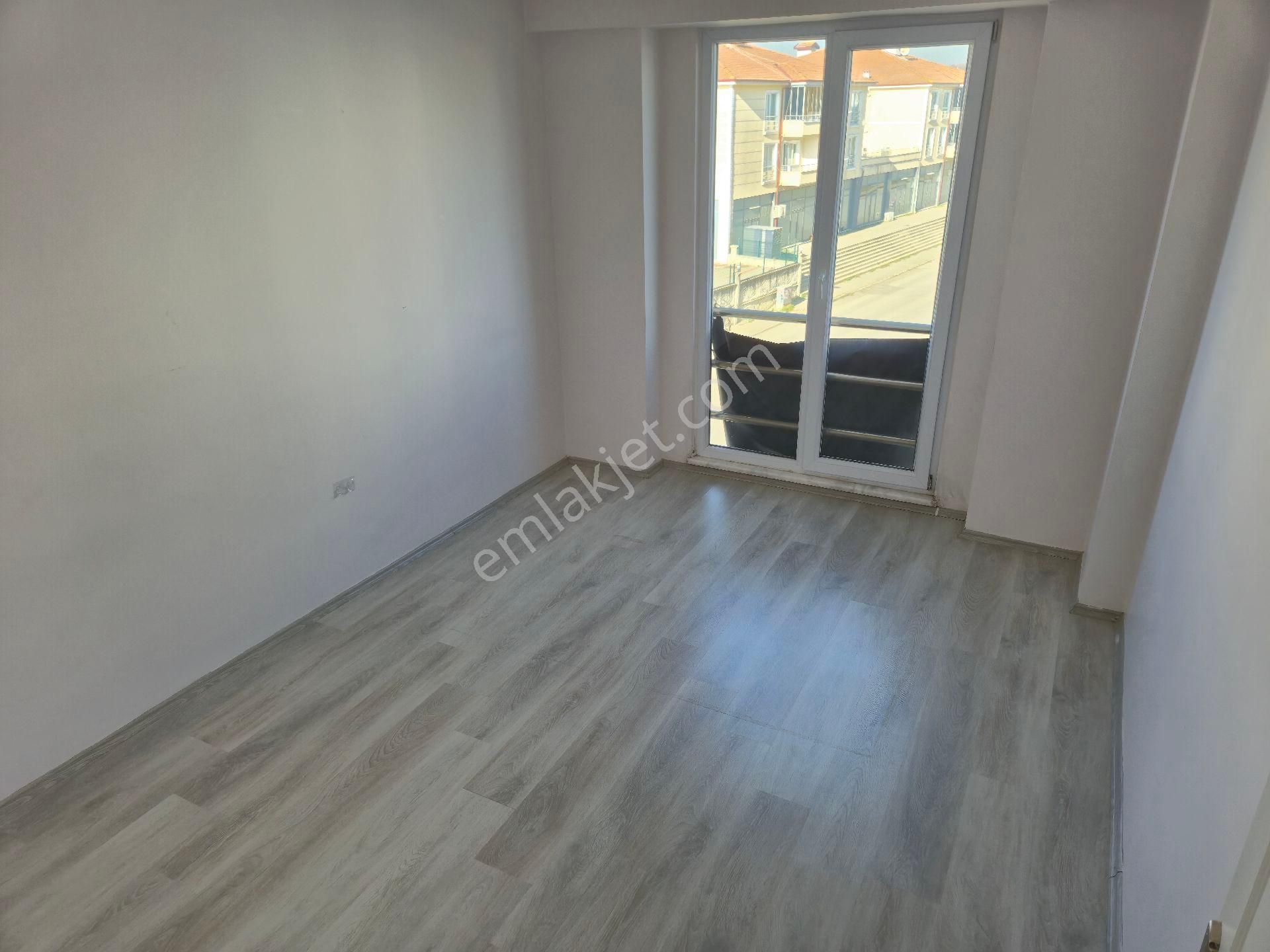 Realty World'dan Adapazarı Korucukta 110m2 2 Balkonlu Arakat 3+1 - Görsel 22