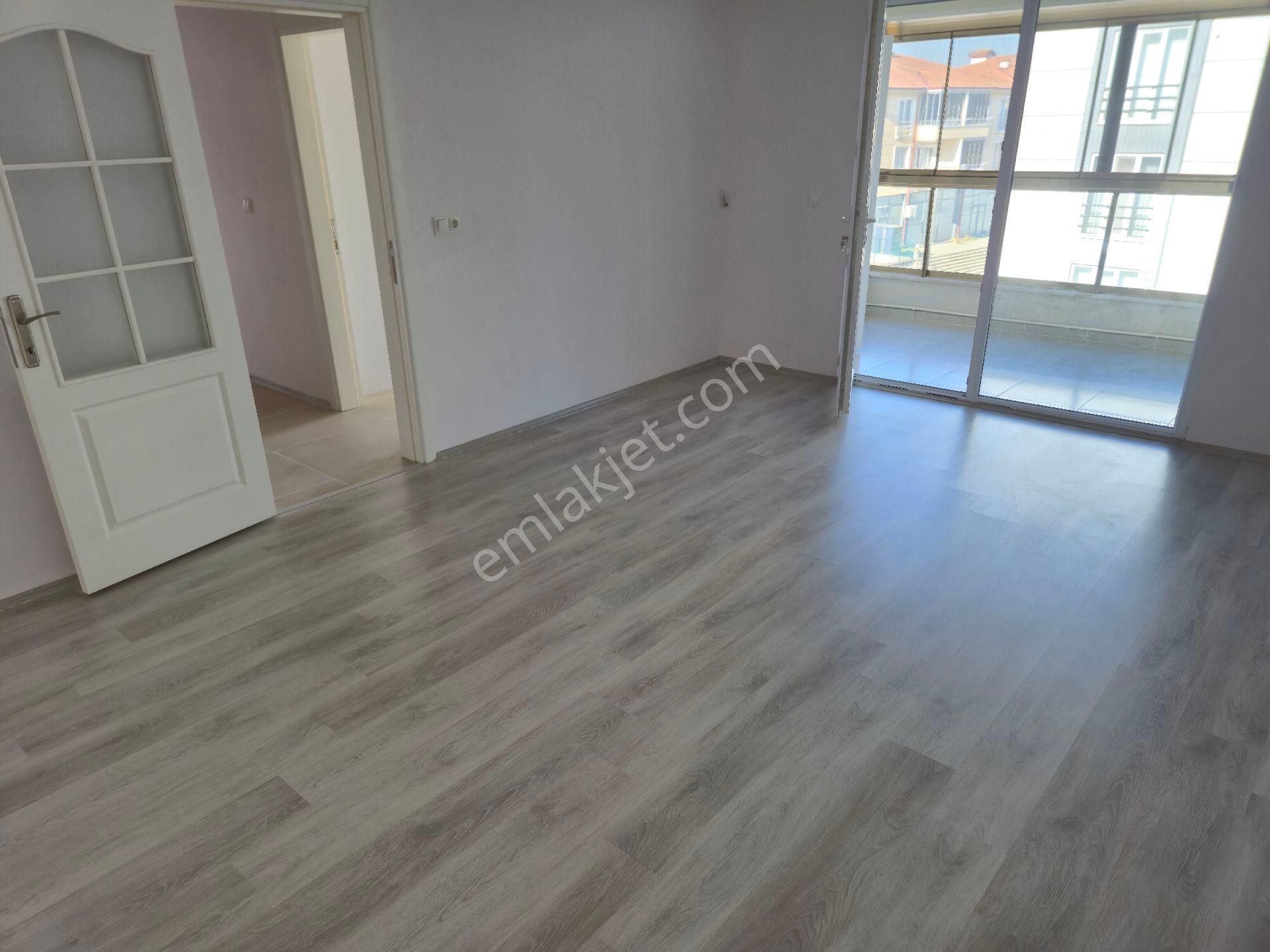 Realty World'dan Adapazarı Korucukta 110m2 2 Balkonlu Arakat 3+1 - Görsel 15