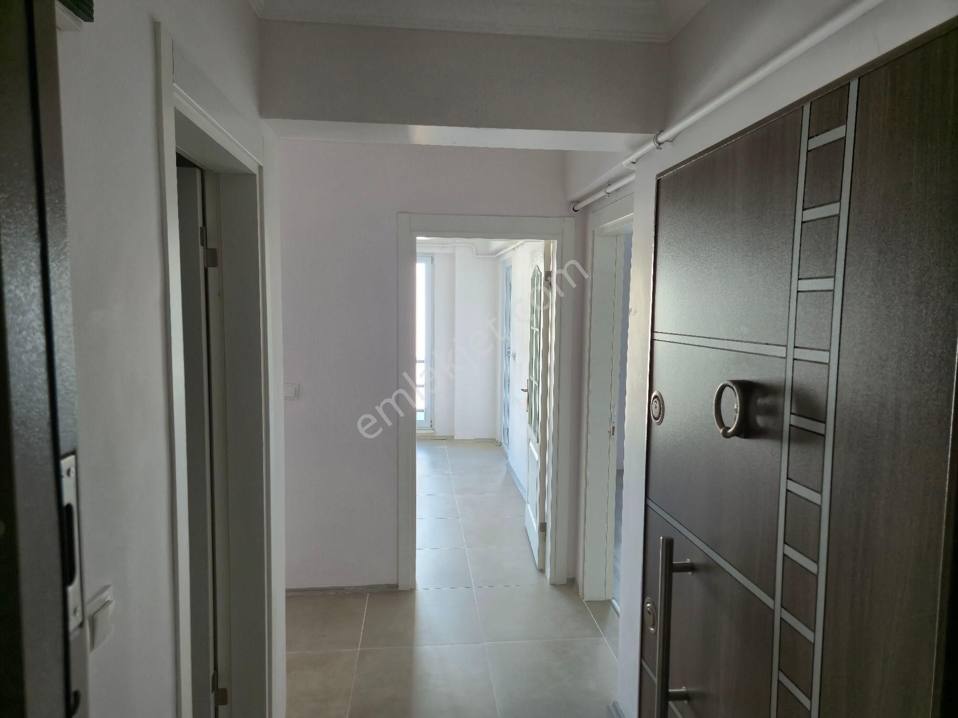 Realty World'dan Adapazarı Korucukta 110m2 2 Balkonlu Arakat 3+1 - Görsel 12