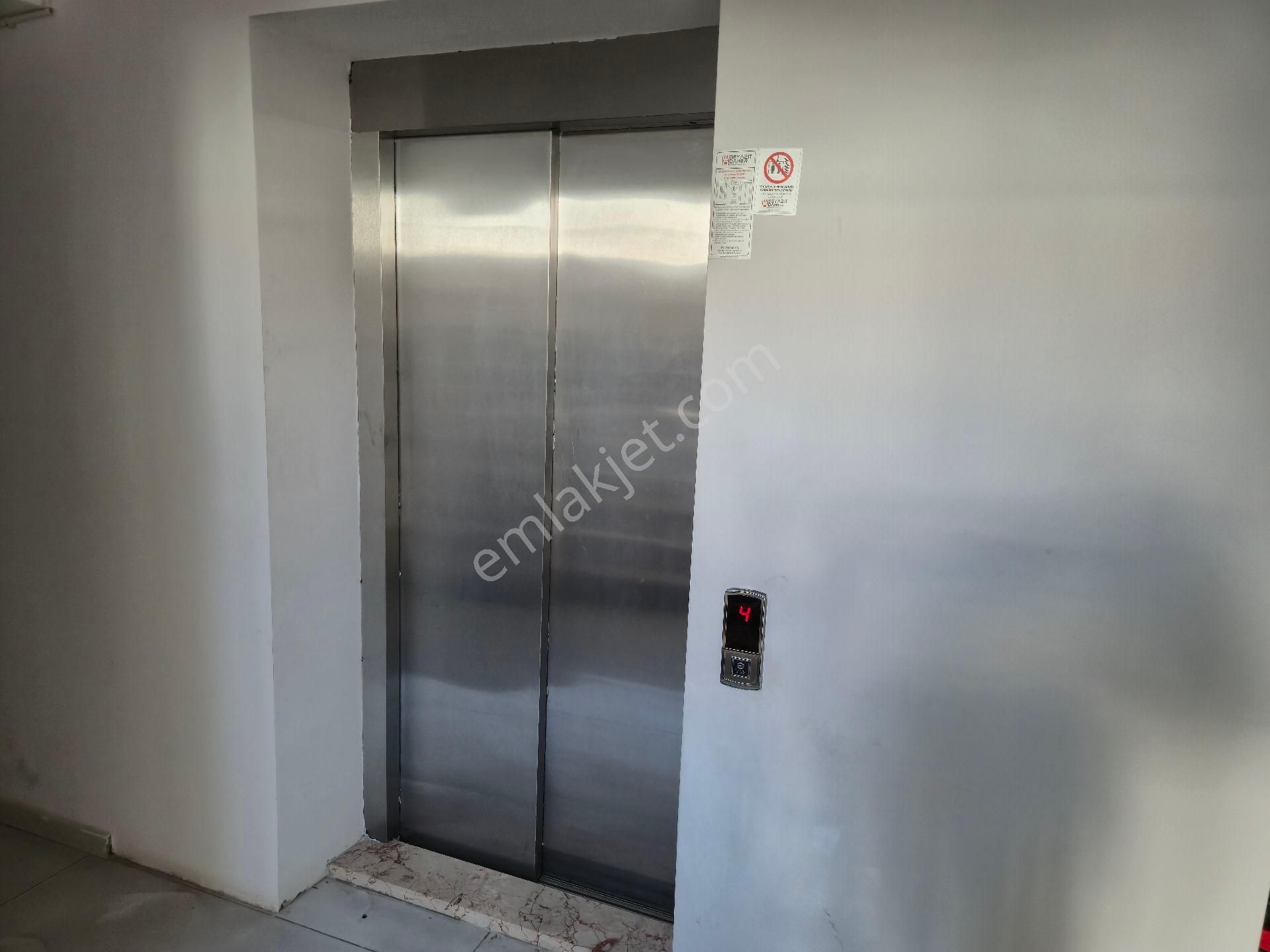 Realty World'dan Adapazarı Korucukta 110m2 2 Balkonlu Arakat 3+1 - Görsel 9