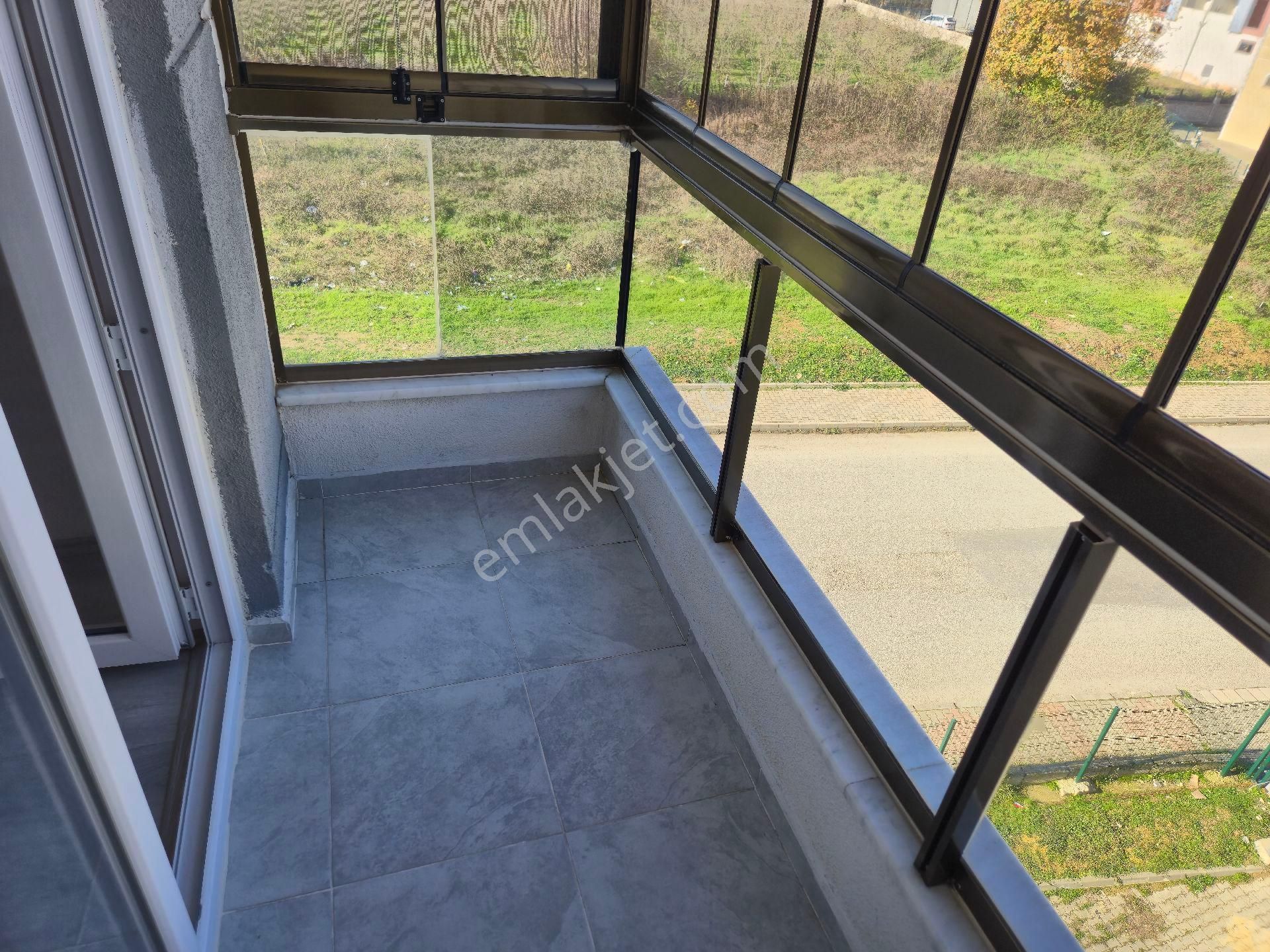 Realty World'dan Adapazarı Korucukta 110m2 2 Balkonlu Arakat 3+1 - Görsel 24