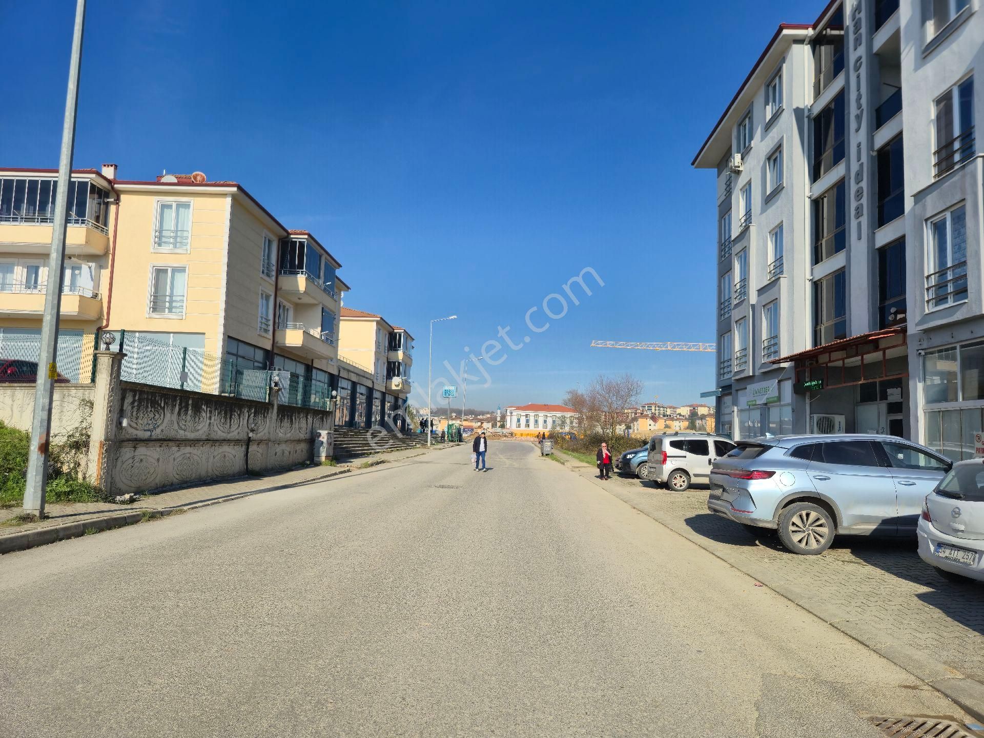 Realty World'dan Adapazarı Korucukta 110m2 2 Balkonlu Arakat 3+1 - Görsel 3