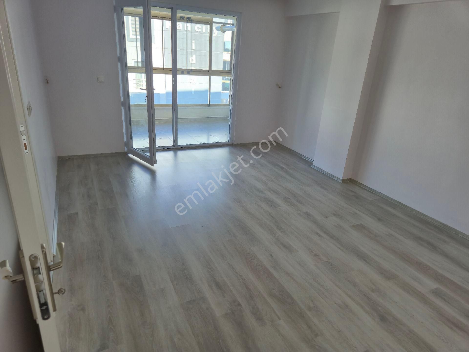 Realty World'dan Adapazarı Korucukta 110m2 2 Balkonlu Arakat 3+1 - Görsel 14