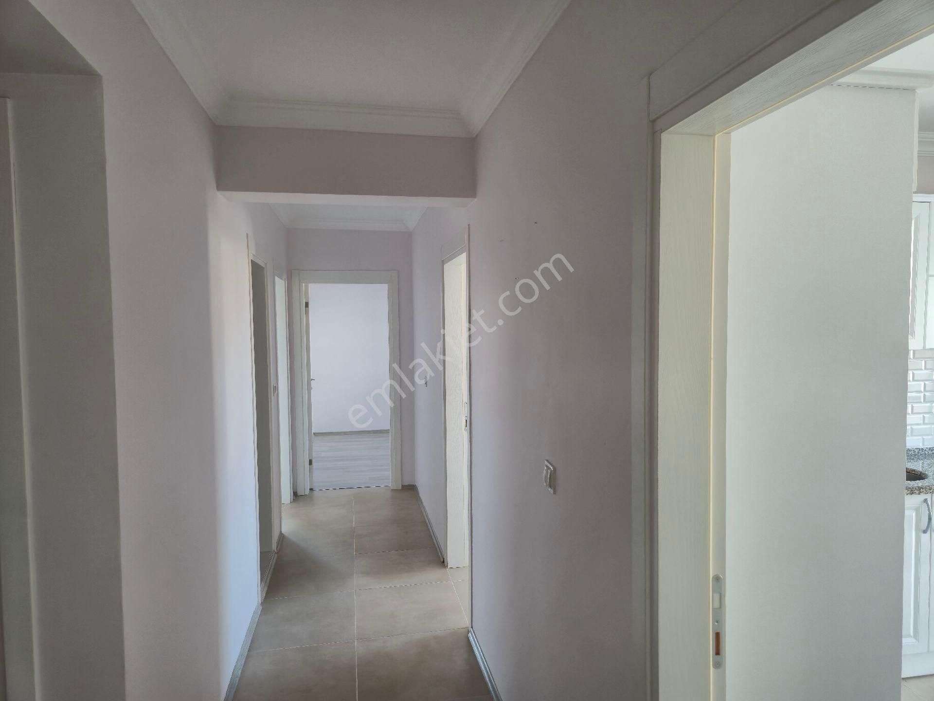 Realty World'dan Adapazarı Korucukta 110m2 2 Balkonlu Arakat 3+1 - Görsel 13