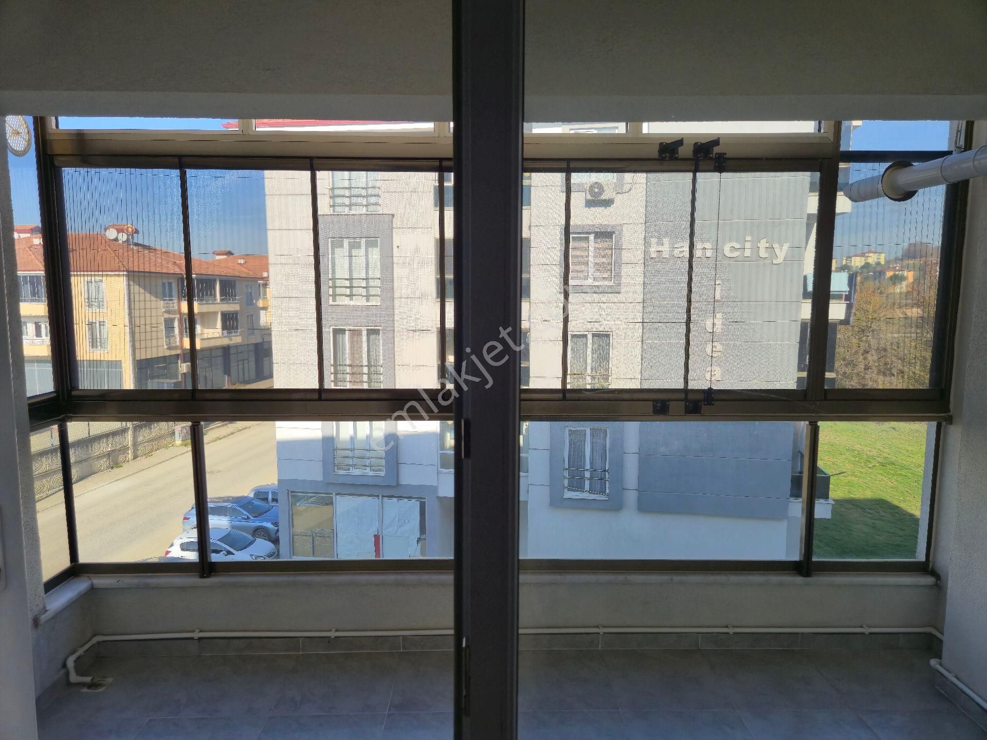 Realty World'dan Adapazarı Korucukta 110m2 2 Balkonlu Arakat 3+1 - Görsel 16