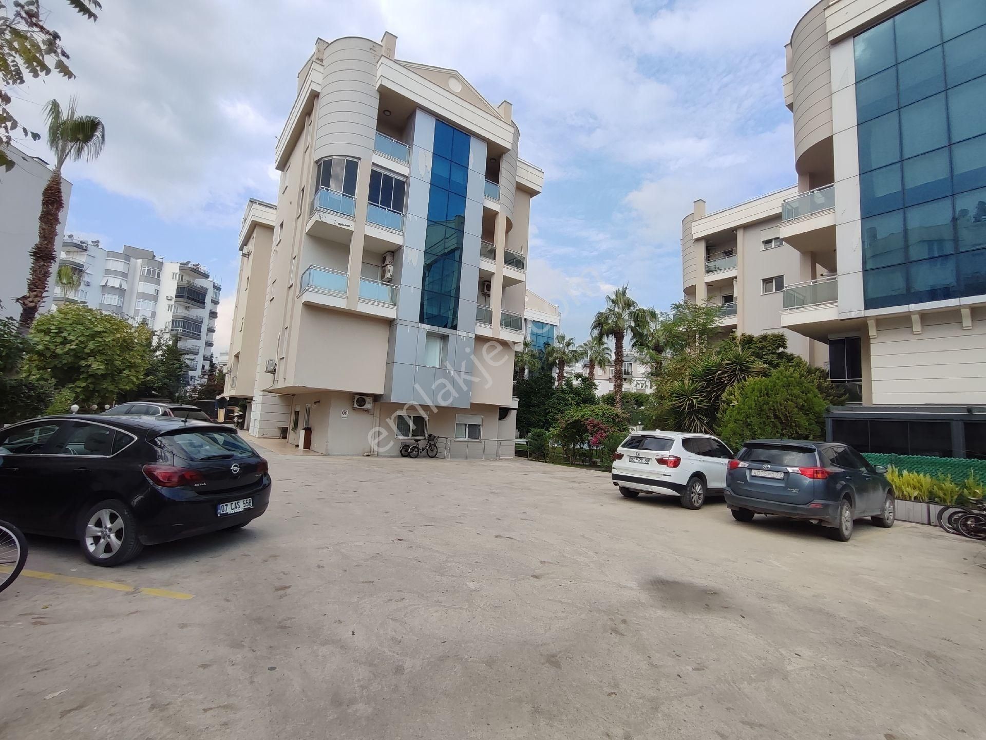 Konyaaltı Liman Mahallesi'nde Havuzlu Sitede Lüks Eşyalı 2+1 Bahçe Katı Daire - Görsel 5