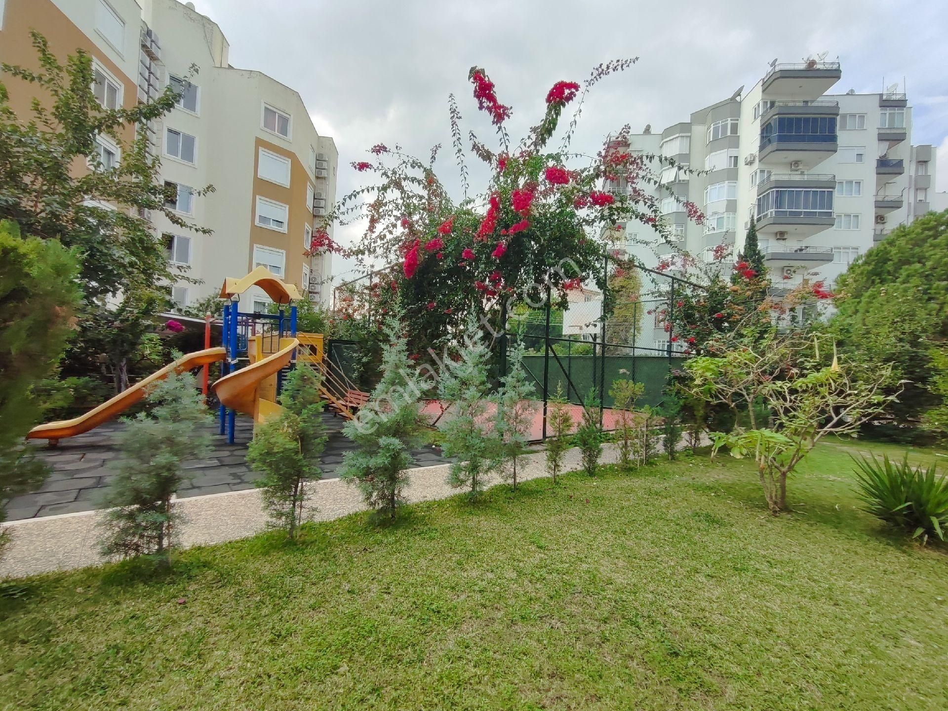 Konyaaltı Liman Mahallesi'nde Havuzlu Sitede Lüks Eşyalı 2+1 Bahçe Katı Daire - Görsel 16