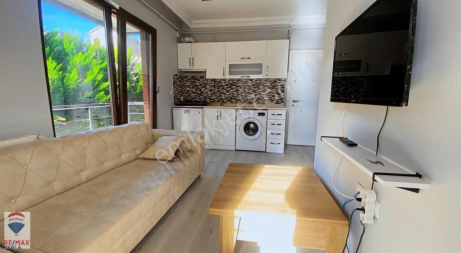 Körfez'de, Merkezi Konumda Yokuşsuz, Eşyalı 1+1 Fırsat Daire