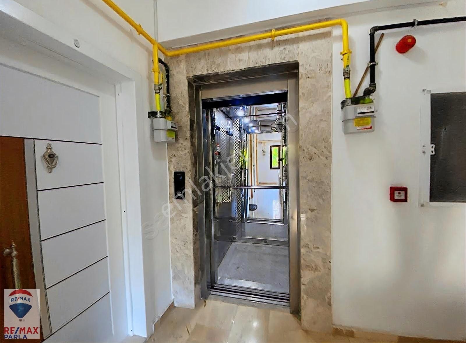 Körfez'de, Merkezi Konumda Yokuşsuz, Eşyalı 1+1 Fırsat Daire - Görsel 2