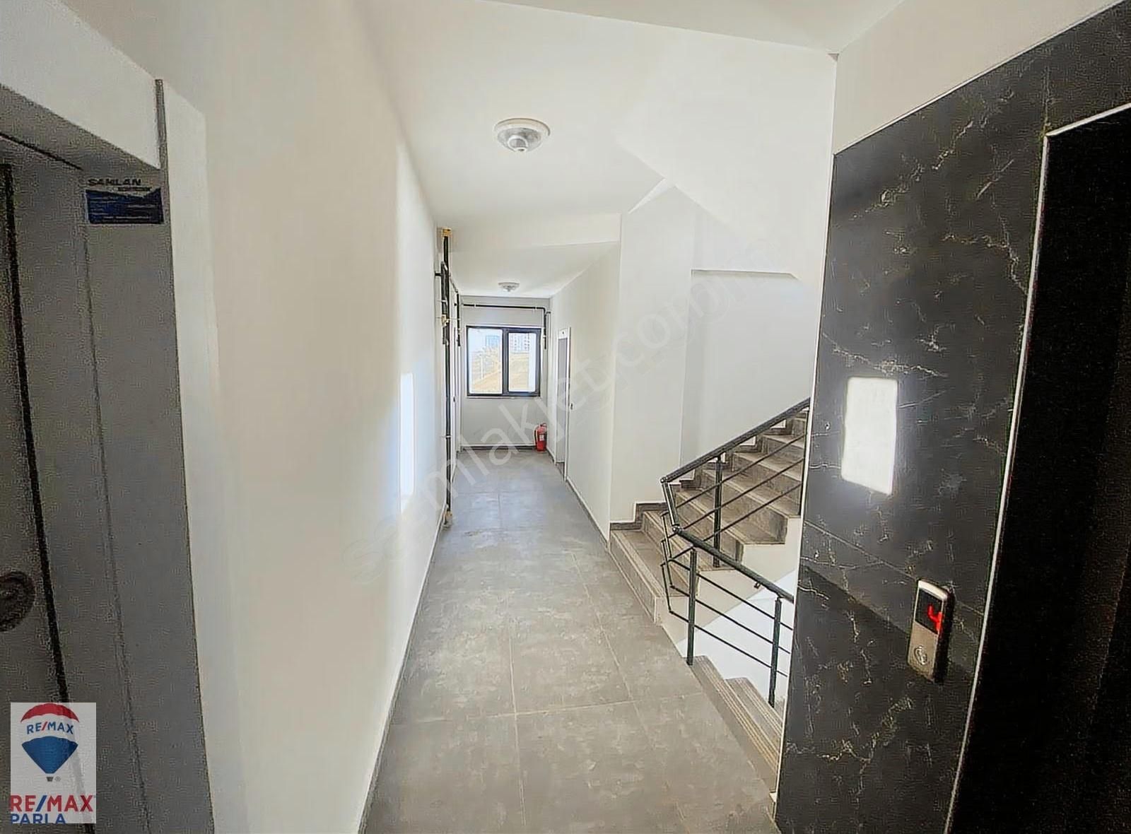 Körfez'de Deniz Manzaralı 1+1 Daire Fırsatı - Görsel 8