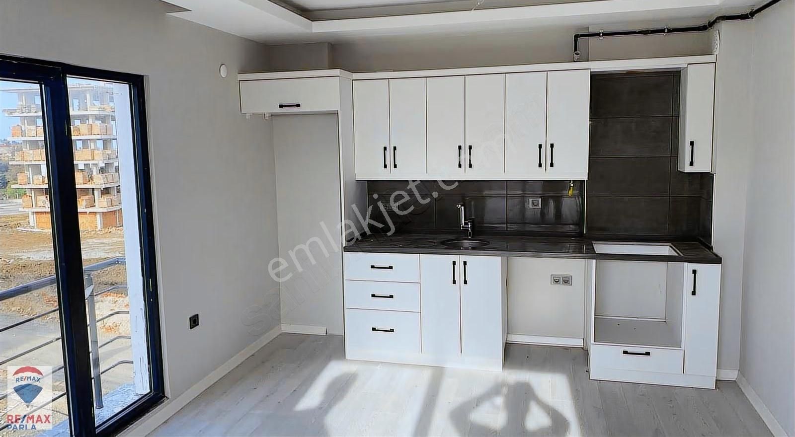 Körfez'de Deniz Manzaralı 1+1 Daire Fırsatı - Görsel 7