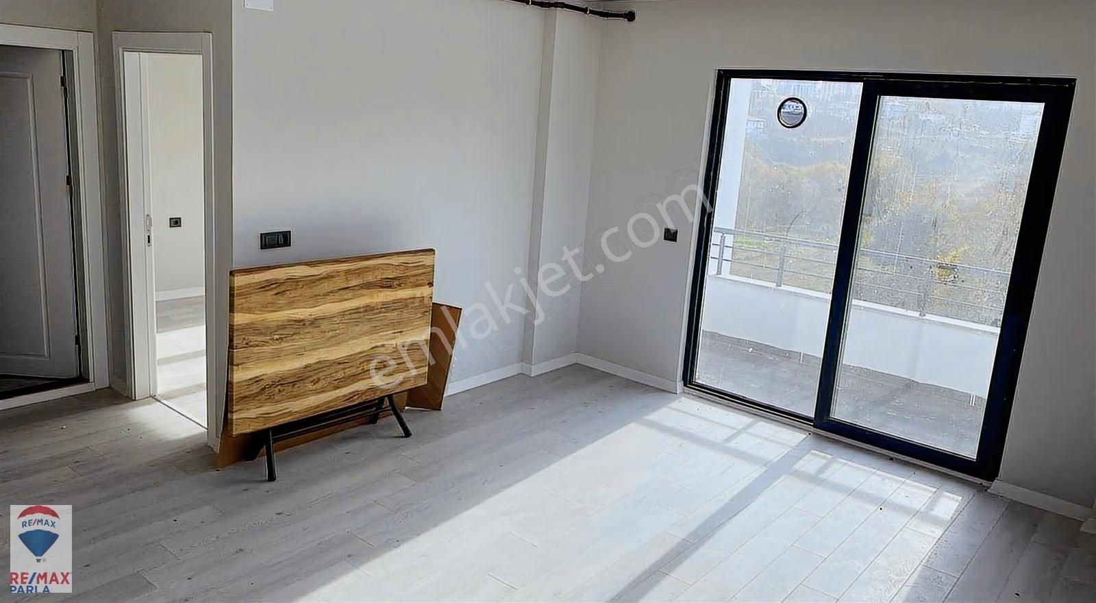 Körfez'de Deniz Manzaralı 1+1 Daire Fırsatı - Görsel 14