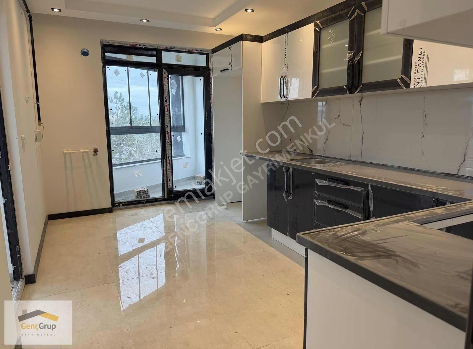 *genç Grup* Önü Açık Yeşile Manzaralı,çift Balkon'lu Geniş 2+1. - Görsel 4