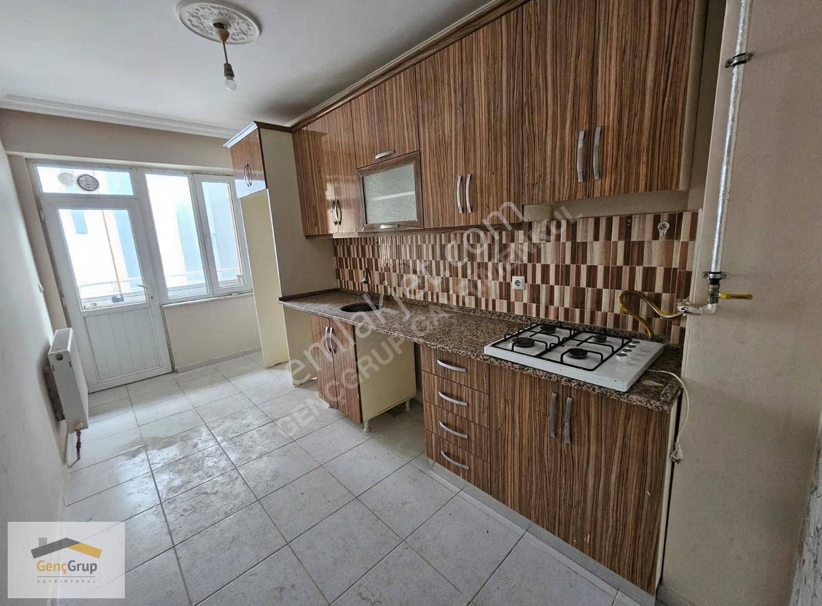 *genç Grup* Esentepe Mh Eğitimciler Cad Dibinde Fırsat 3+1 Daire - Görsel 2