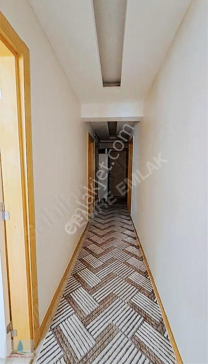 Denizli Anafartalar Mahallesinde Caddeye Yakın 8yıllık Daire - Görsel 2