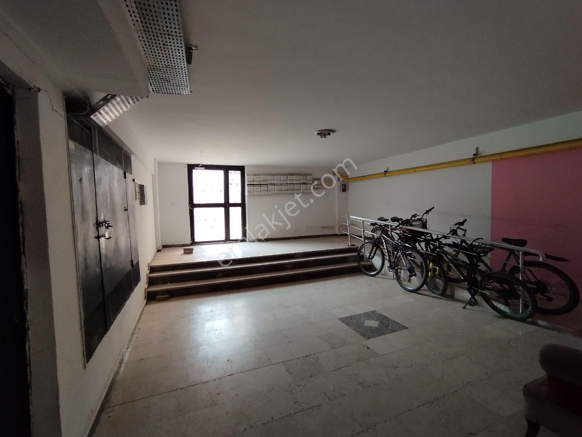 Sütlüce Mahallesinde Yüksek Kira Potansiyeli Olan 1+1 Daire - Görsel 3