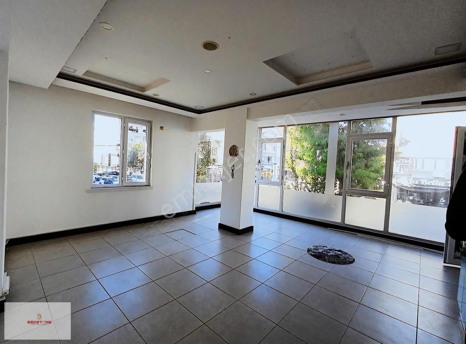 Soğuksu Adliye Yakını Anacaddede Tabela Değerli Köşe Kiralık 3+1