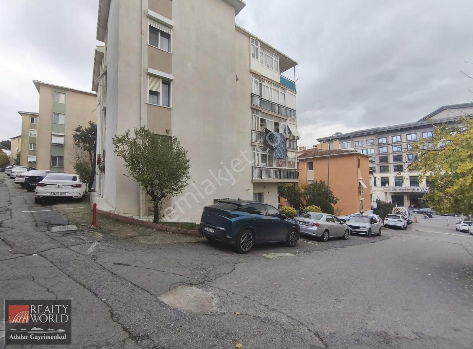 Hilltown Avm'ye Yakın Fırsat Satılık 3+1 Yüksek Arsa Paylı Daire