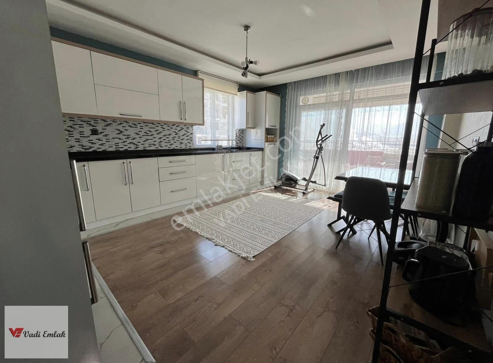 Vadi Emlak'tan Yeniyurt Mah.3,5+1 Acil Satılık Daire - Görsel 14