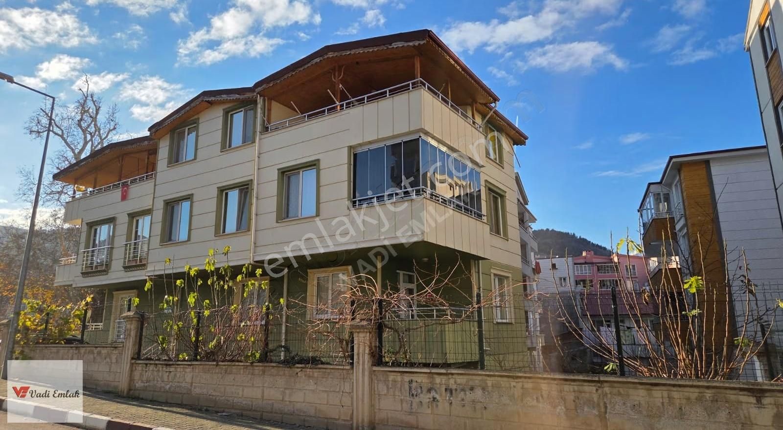 Vadi Emlak'tan Sosyal Hizmetler Müd.karşısı Satılık 2 Katlı Bina - Görsel 3