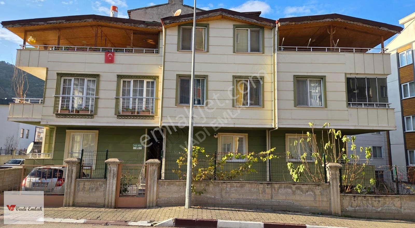 Vadi Emlak'tan Sosyal Hizmetler Müd.karşısı Satılık 2 Katlı Bina