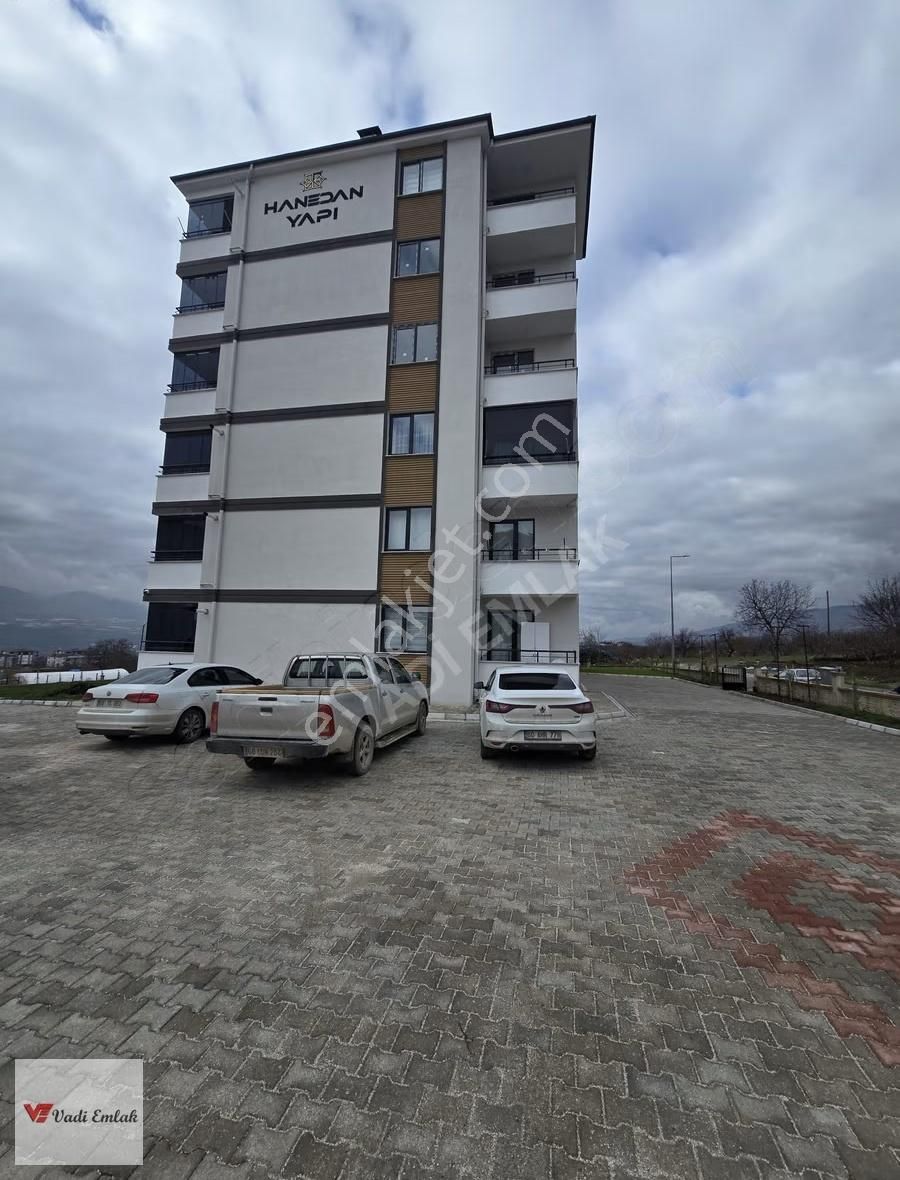 Vadi Emlak'ta Güneşli Mahalesinde Sıfır Arakat Satılık 3+1 Daire