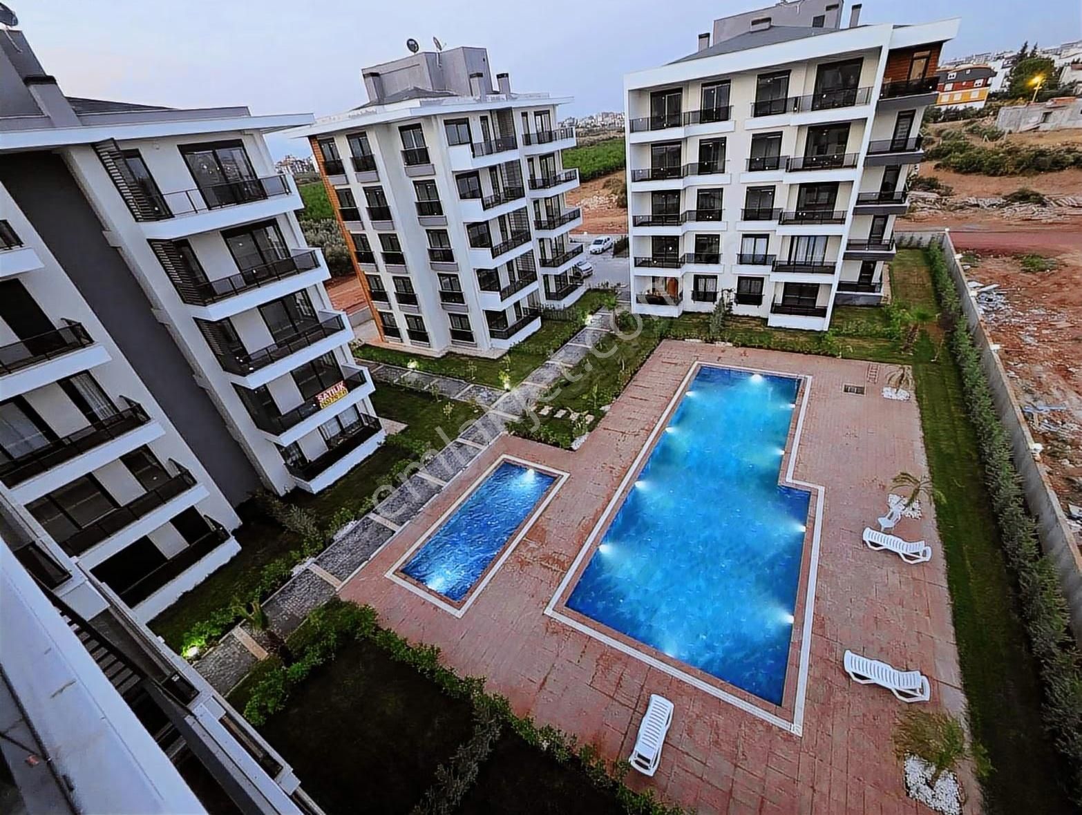 Ara Katta / Havuz Manzaralı 1+1 / Etrafı Asla Kapanmaz - Görsel 2
