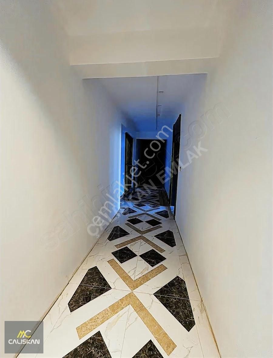 Üniversite Hast. Karşısı Yüksek Kira Getirili Satılık 1+1 Daire - Görsel 2