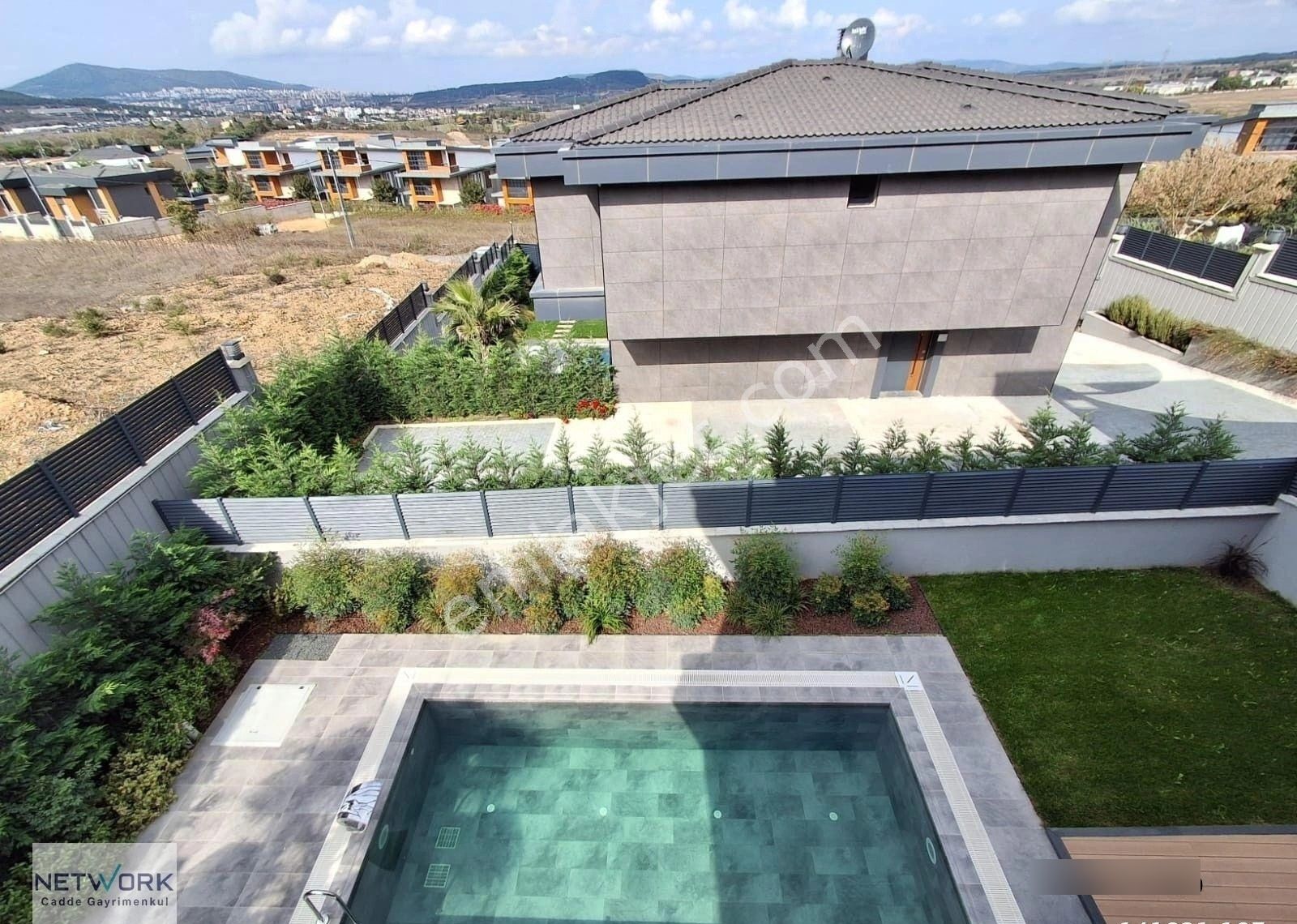 Tuzla Tepeören'de Site İçinde Havuzlu Müstakil Villa - Görsel 27