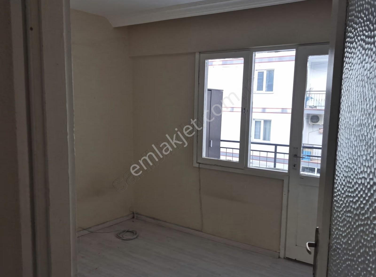 Bornova Erzenede Satılık 3+1 Boş Daire Merkezi Konumda - Görsel 3