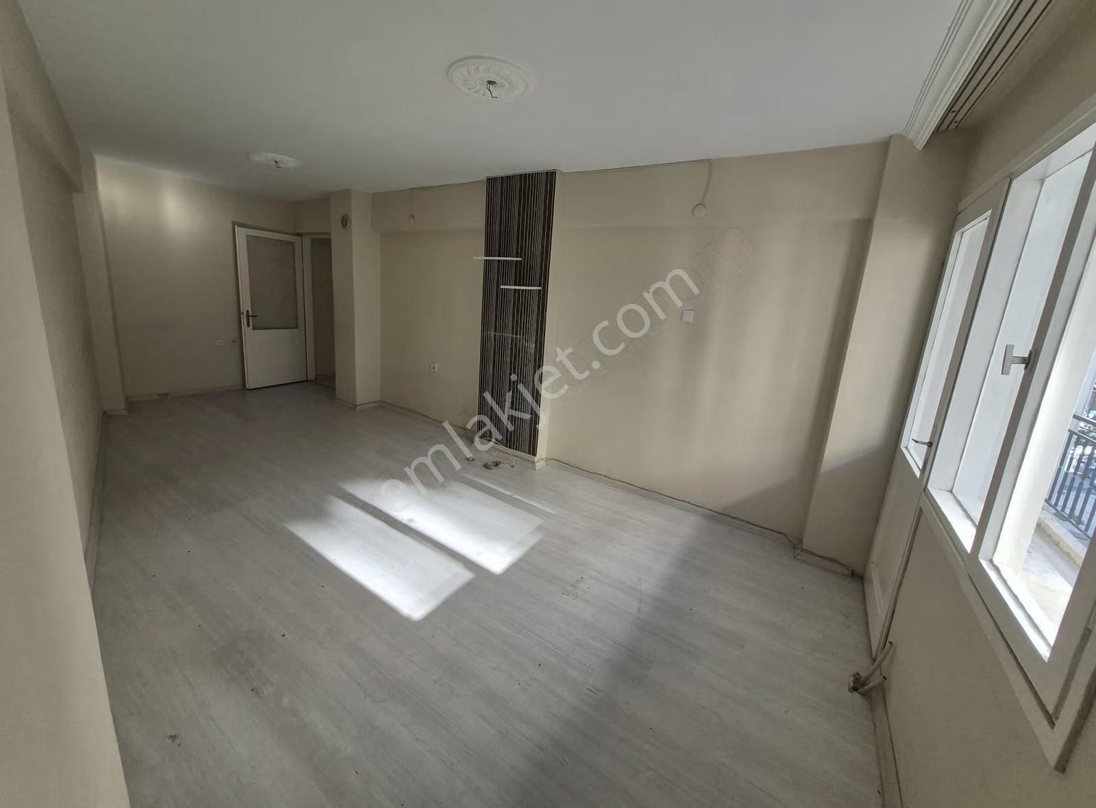 Bornova Erzenede Satılık 3+1 Boş Daire Merkezi Konumda - Görsel 5