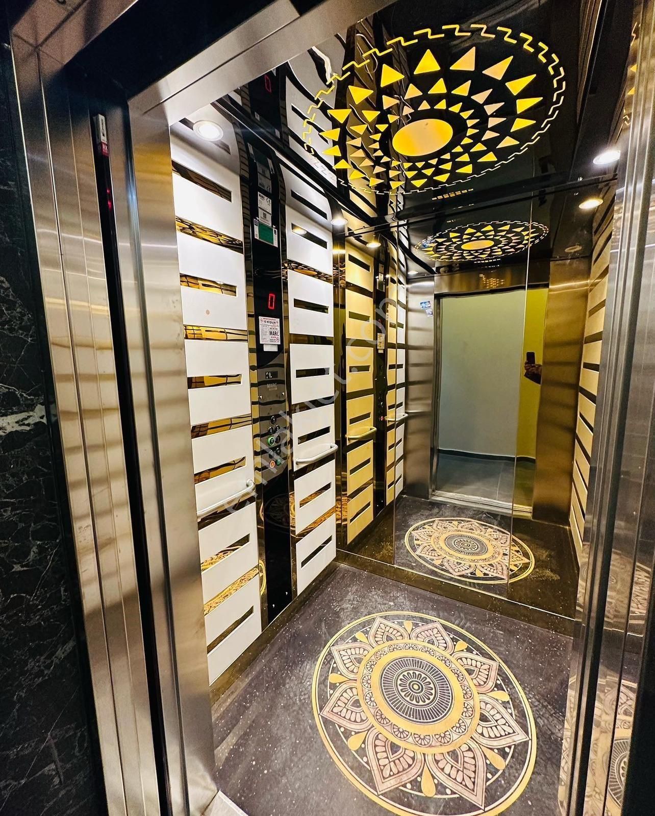 Kuşadası Garaj Arkasi 3+1 Satılık Lüks Daire - Görsel 22