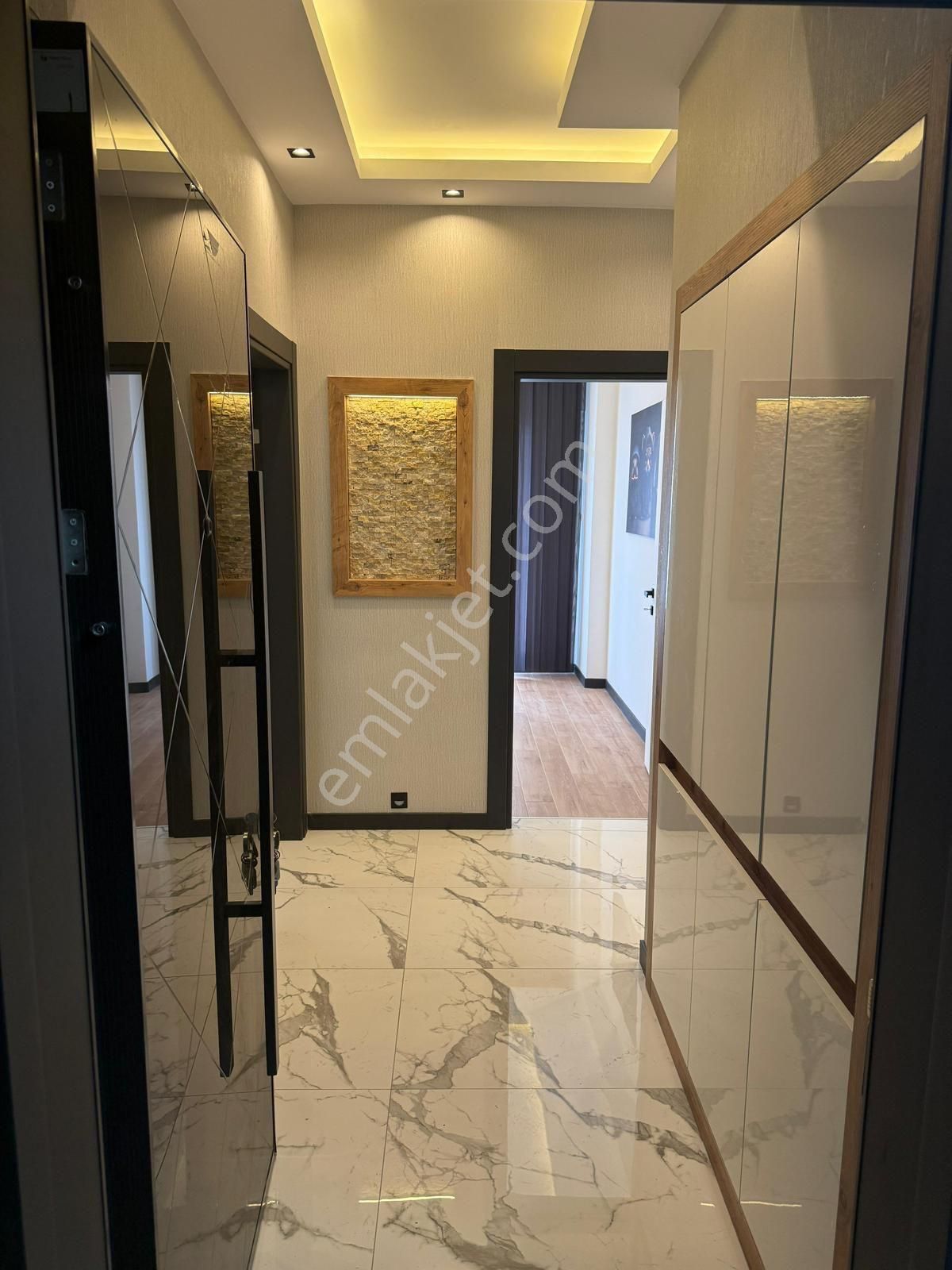 Kuşadası Garaj Arkasi 3+1 Satılık Lüks Daire - Görsel 13