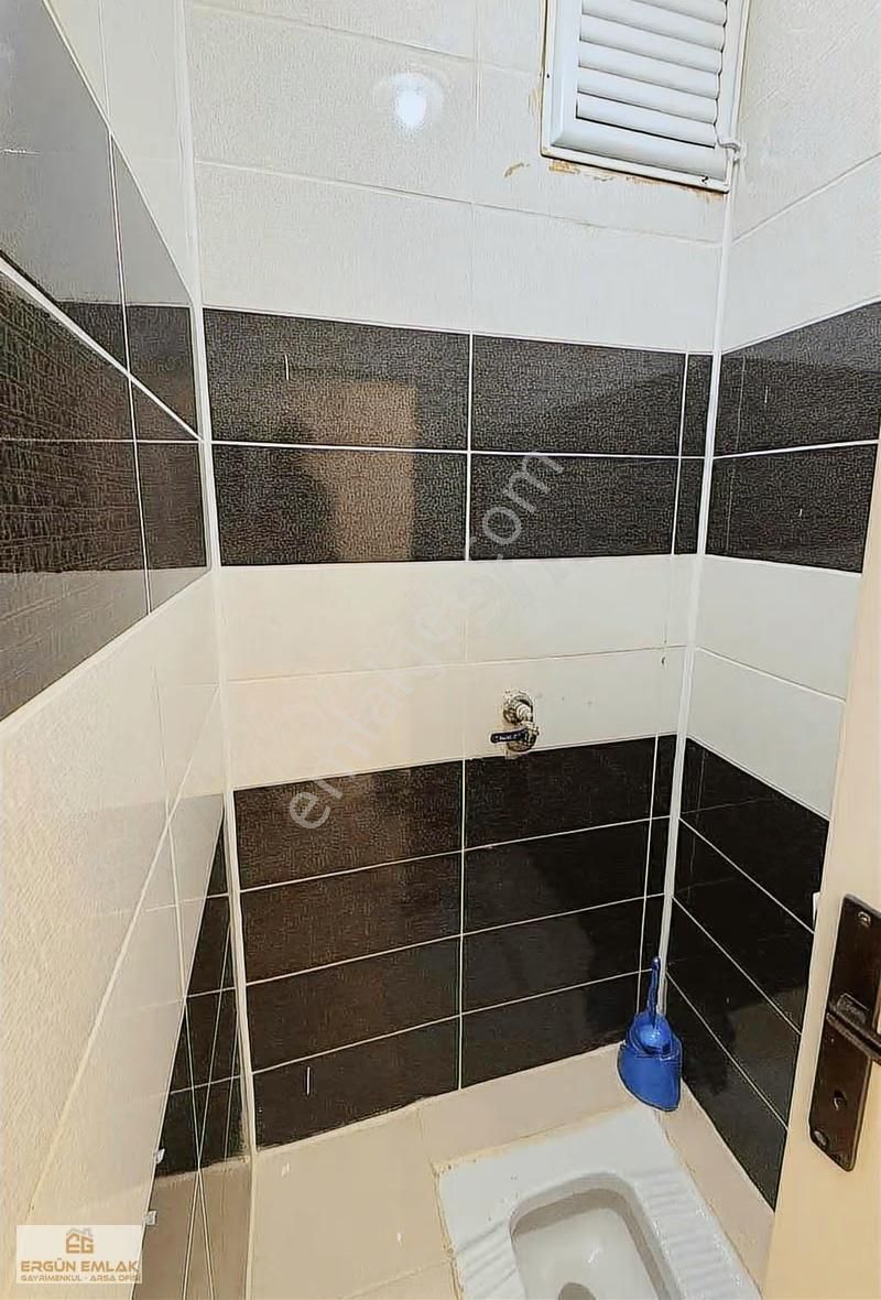 Bahçeşehir Lokasyonunda 2+1 Geniş Cadde Üstü Daire - Görsel 12