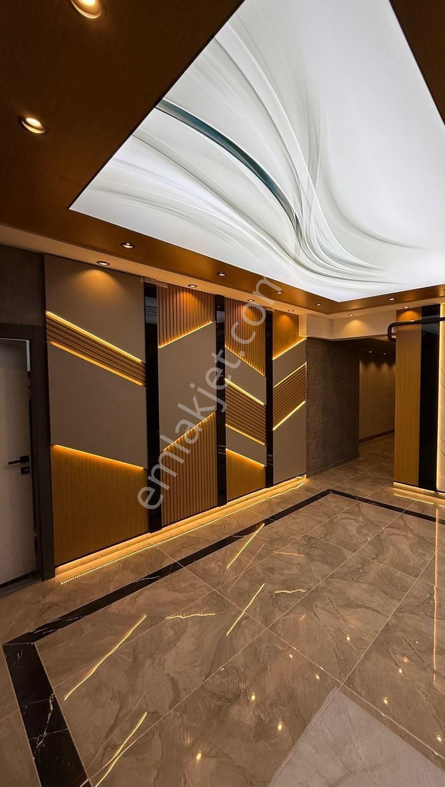 Kuşadası Merkezde Garaj Arkası 2+1 Lüks Daire - Görsel 14