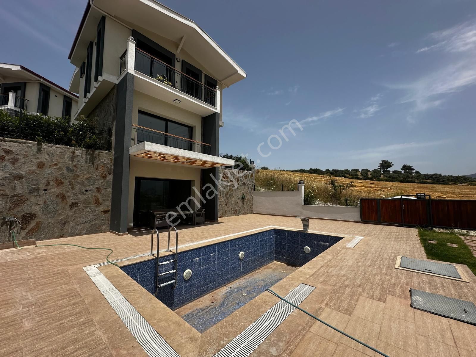 Kuşadası Deniz Manzaralı Tek Mustakil 3+2 Özel Havuzlu Satılık Villa - Görsel 13