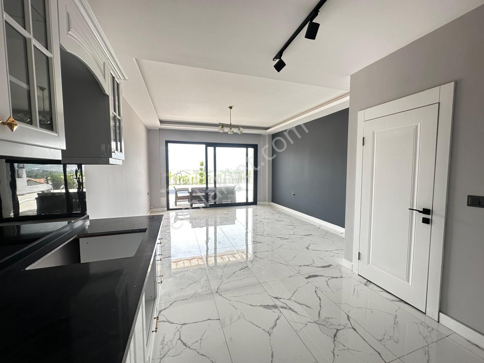 Kuşadası Deniz Manzaralı Tek Mustakil 3+2 Özel Havuzlu Satılık Villa - Görsel 18