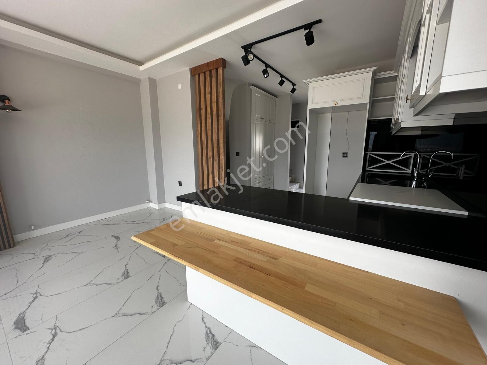 Kuşadası Deniz Manzaralı Tek Mustakil 3+2 Özel Havuzlu Satılık Villa - Görsel 9