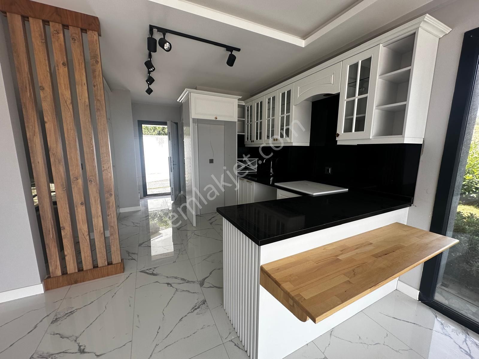 Kuşadası Deniz Manzaralı Tek Mustakil 3+2 Özel Havuzlu Satılık Villa - Görsel 12