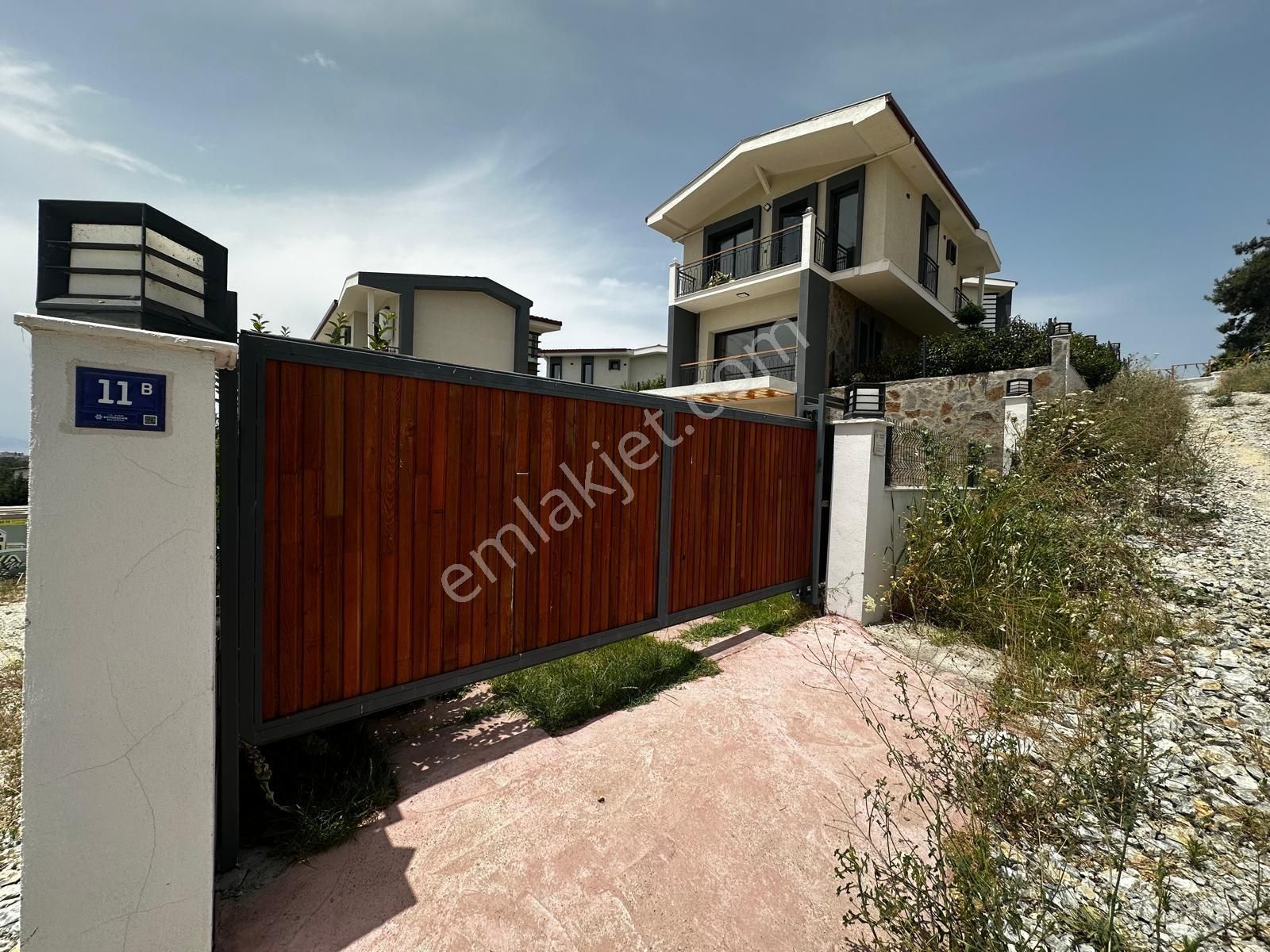 Kuşadası Deniz Manzaralı Tek Mustakil 3+2 Özel Havuzlu Satılık Villa - Görsel 3