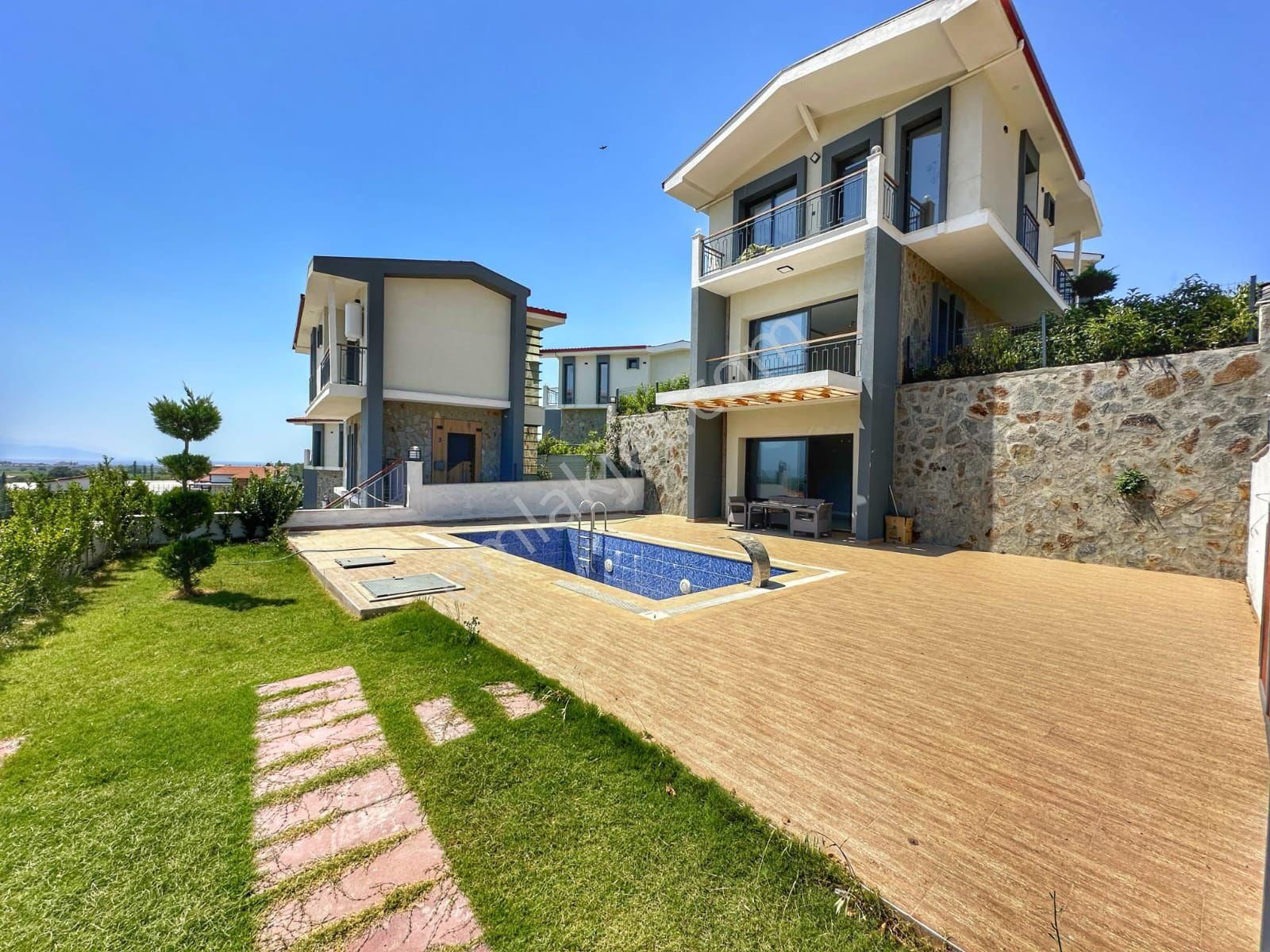Kuşadası Deniz Manzaralı Tek Mustakil 3+2 Özel Havuzlu Satılık Villa - Görsel 2