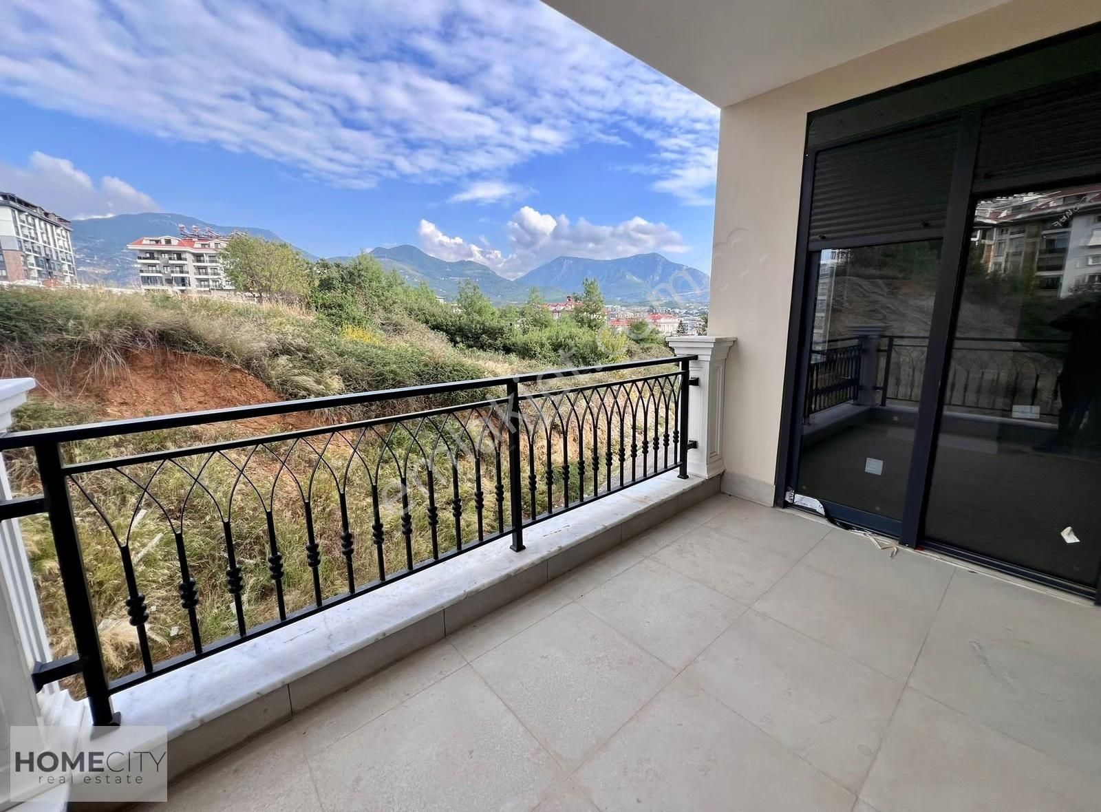 Alanya Çıplaklı'da 4+1 Düz 200m2 Sıfır Yeni Full Aktiviteli Site - Görsel 5