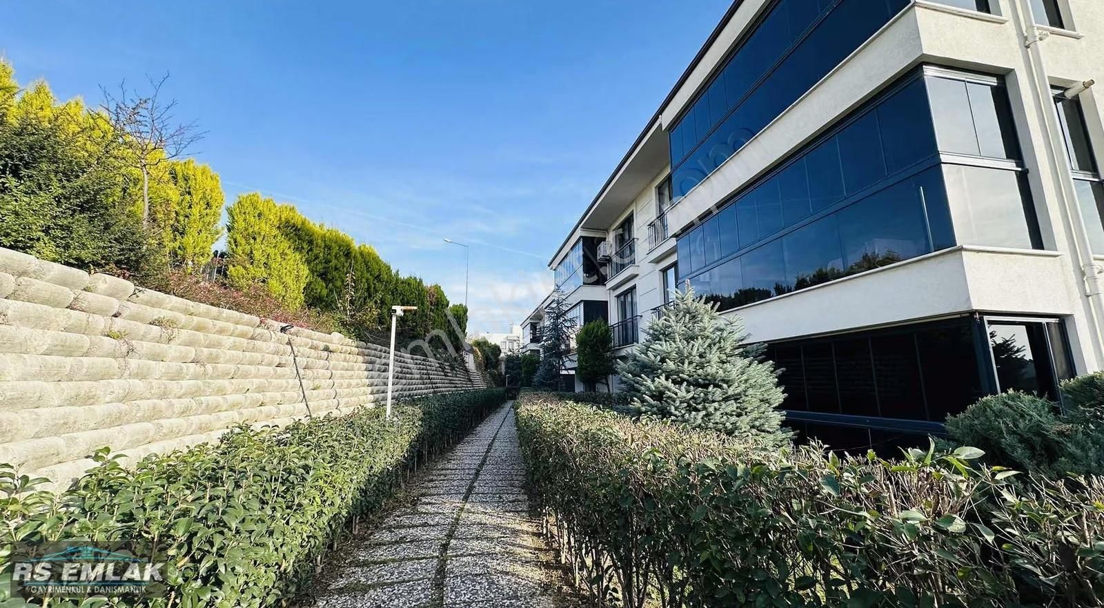 Kurtuluş Mahallesi'nde Butik Sitede Satılık 3+1 Arakat Daire - Görsel 3