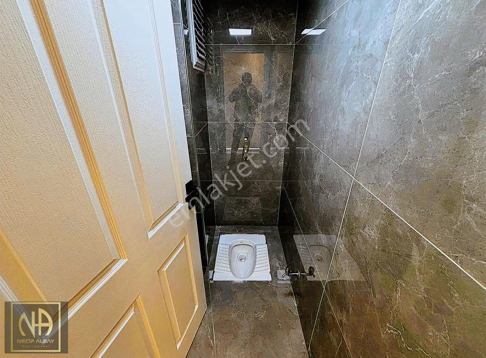 Pamuklar'da Eşşiz Tasarım E.banyo Teras Balkon 3+1 Site Dairesi - Görsel 11