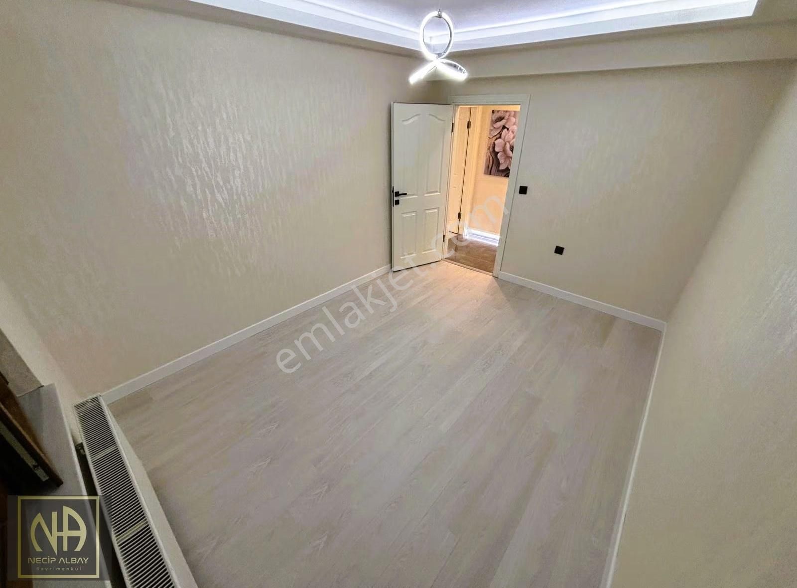 Pamuklar'da Eşşiz Tasarım E.banyo Teras Balkon 3+1 Site Dairesi - Görsel 9