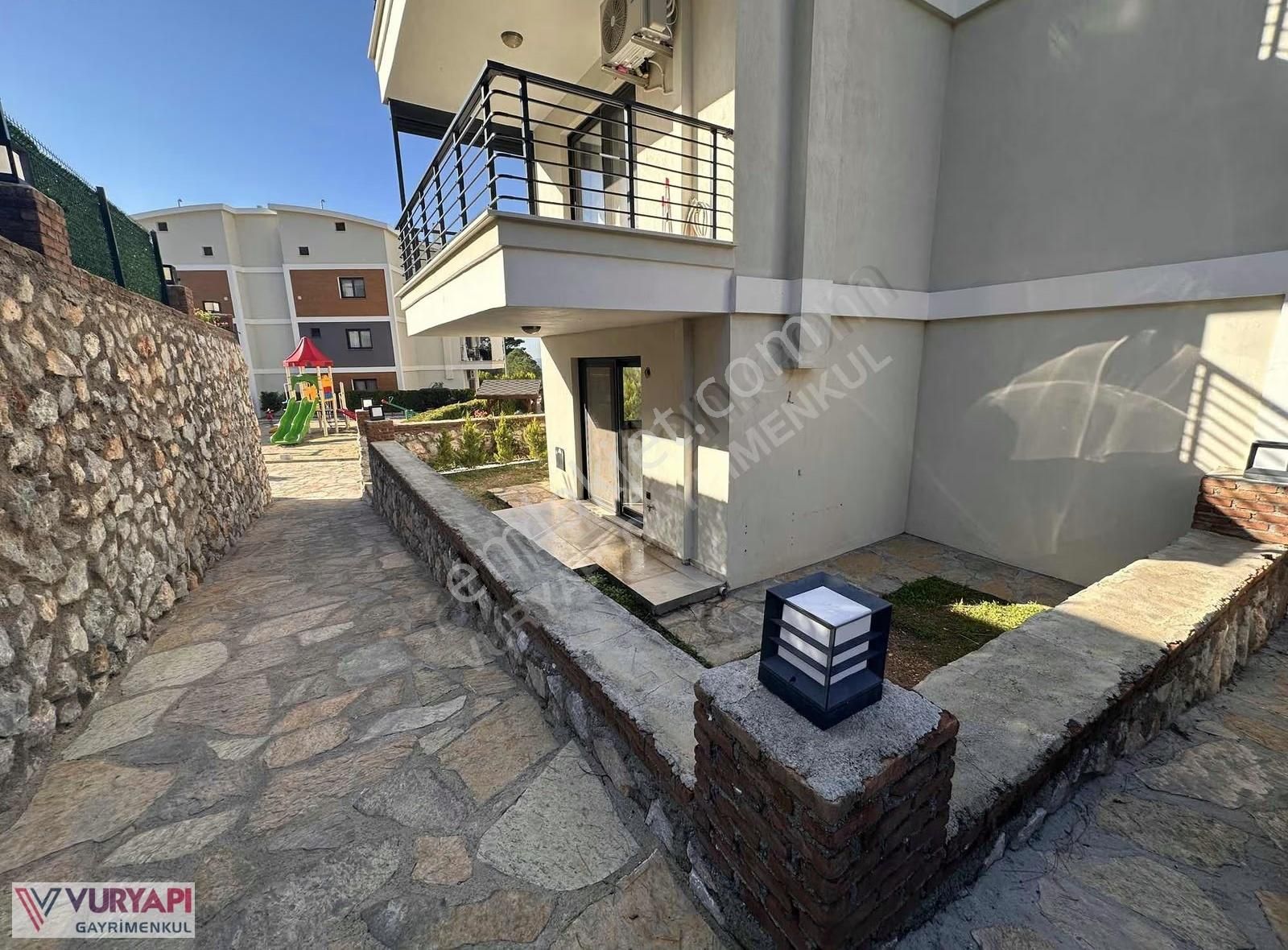 Akbük Merkez'de Bahçe Katı 2+1 Satılık Daire