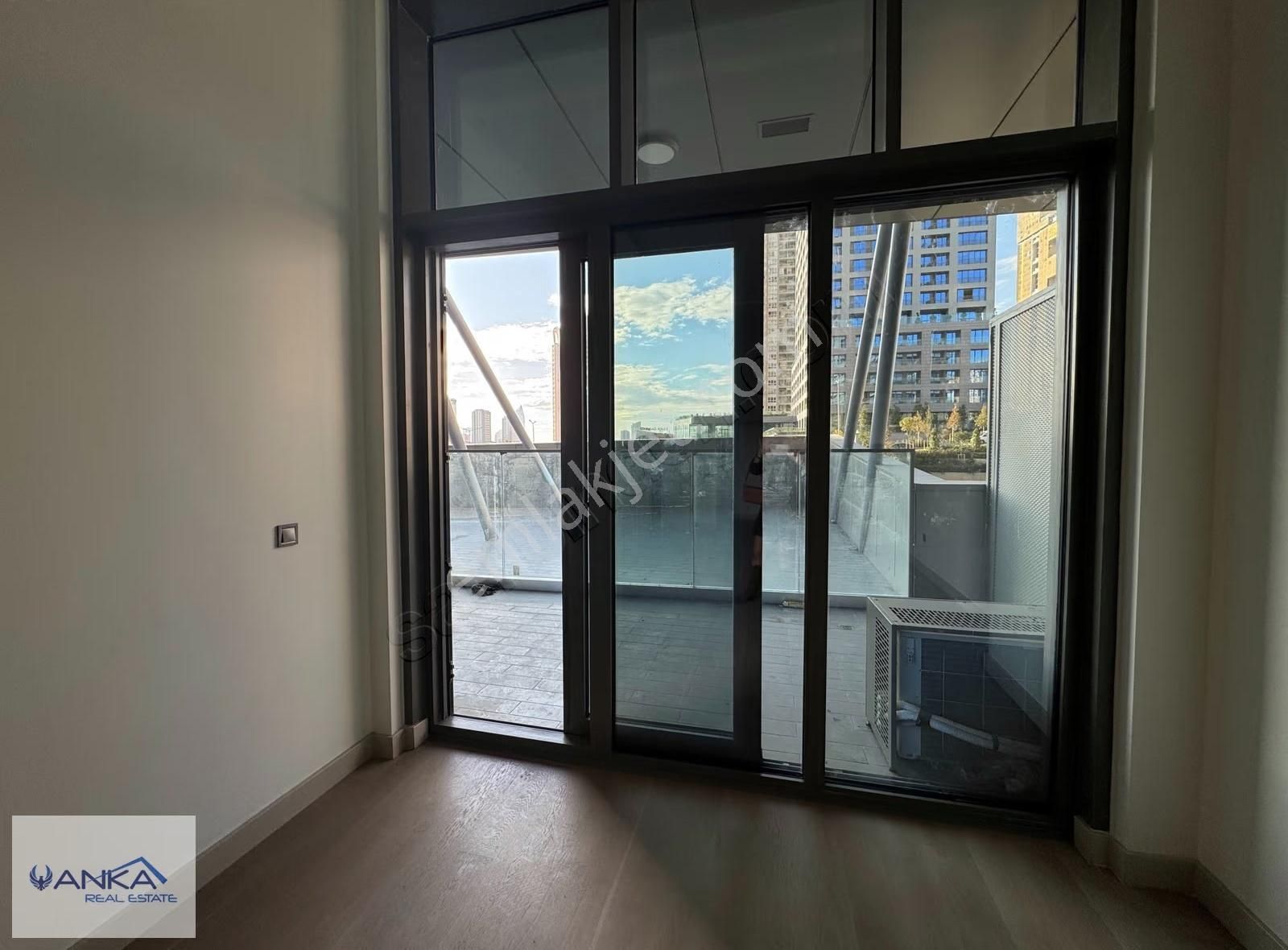Ataşehir Modern Büyük Teraslı 1+1 Kiralık Daire - Görsel 6